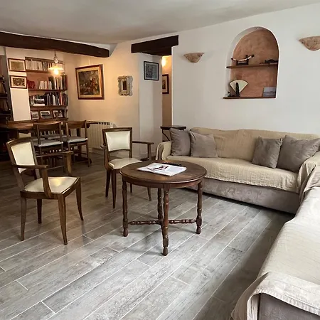 Appartamento Typical Marais 3 Bedroom - Beaubourg Parigi